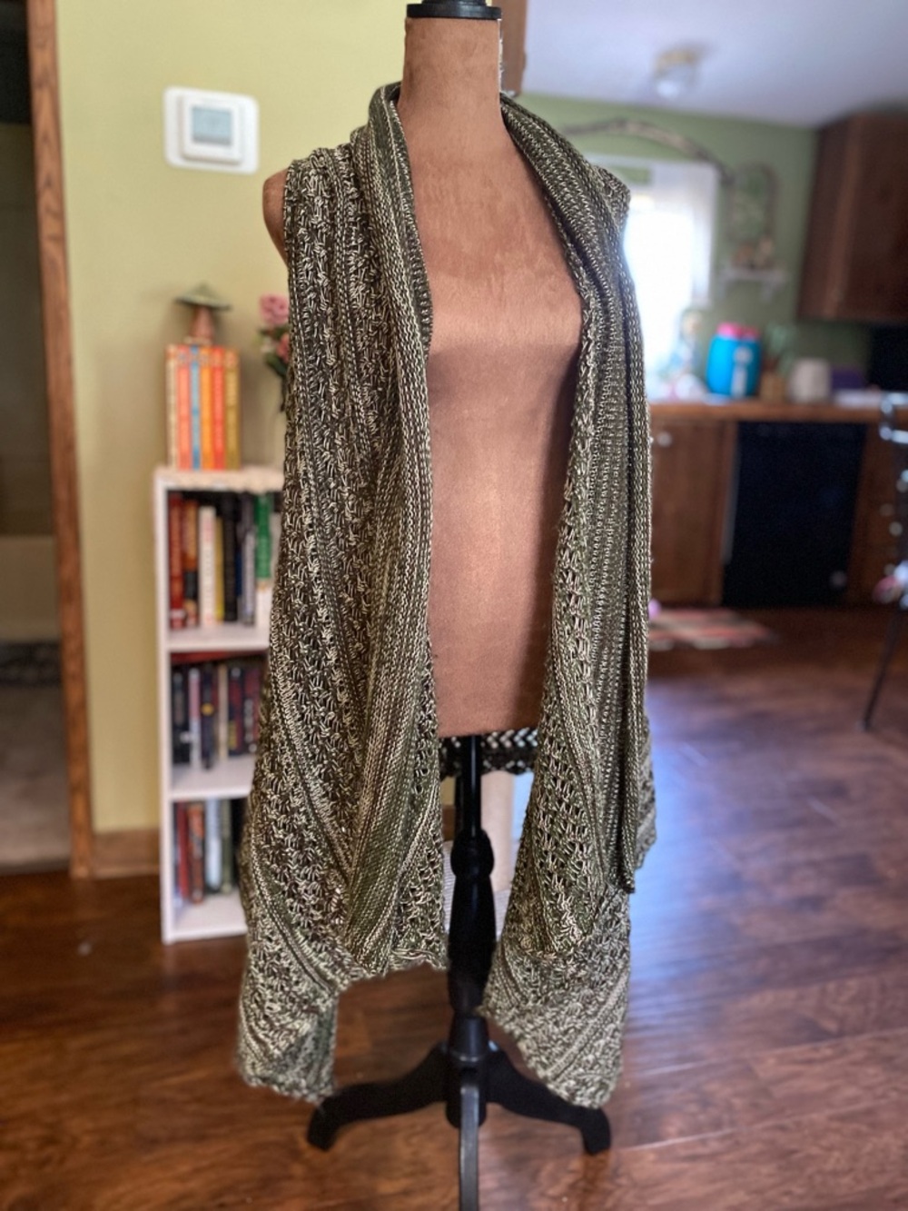 Cozy green brown forestcore open faced cardigan vest